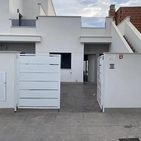 New Villa, 2 Bedrooms Private Heated Pool Sleeps Up To 6 Villa Pilar de la Horadada