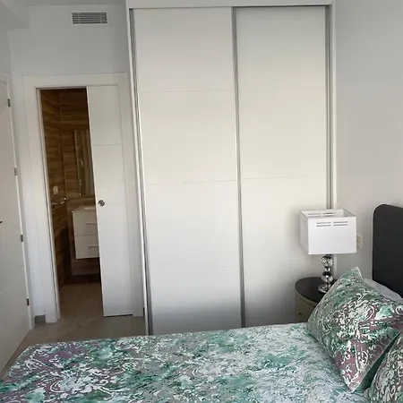 New Villa, 2 Bedrooms Private Heated Pool Sleeps Up To 6 *