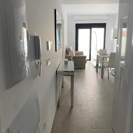 New Villa, 2 Bedrooms Private Heated Pool Sleeps Up To 6