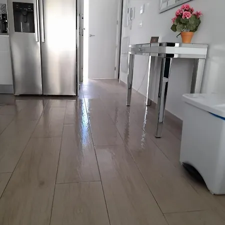 New Villa, 2 Bedrooms Private Heated Pool Sleeps Up To 6 Villa