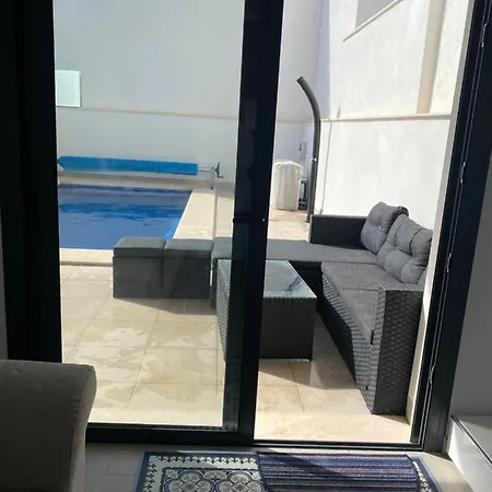 New Villa, 2 Bedrooms Private Heated Pool Sleeps Up To 6 Villa