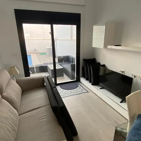 New Villa, 2 Bedrooms Private Heated Pool Sleeps Up To 6